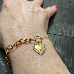 NWOT Gold Tone Crystals “J” Heart Charm Bracelet!